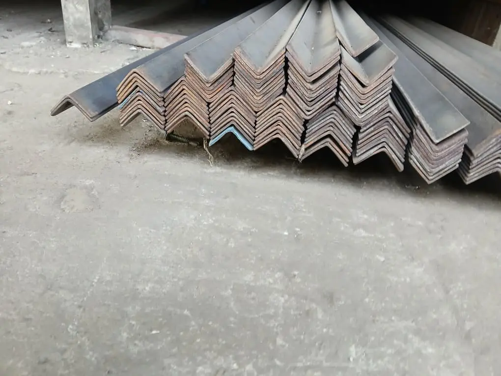 ANGLE LINE 30X30X 2.5MM